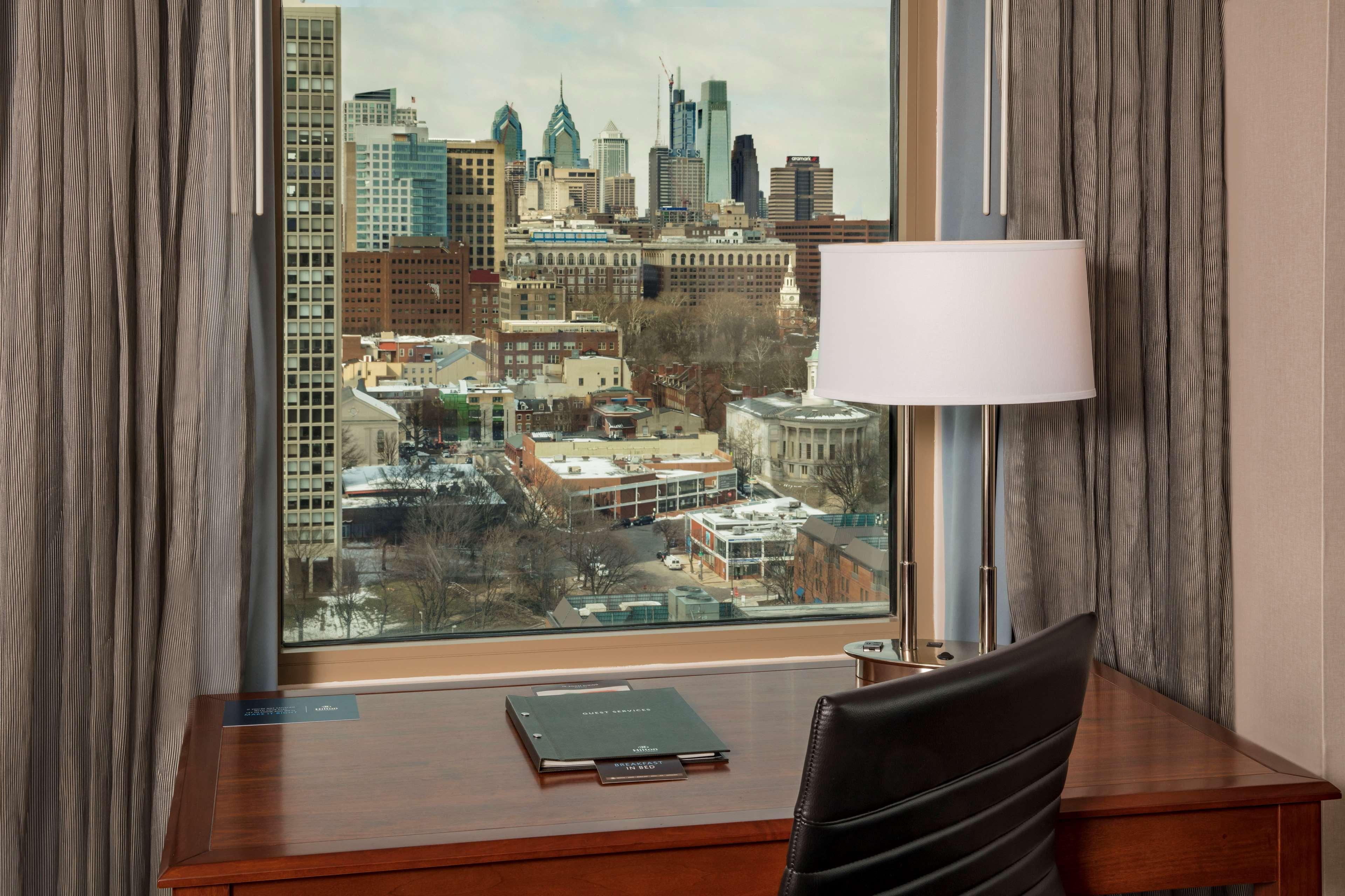 מלון Hilton Philadelphia At Penn'S Landing חדר תמונה