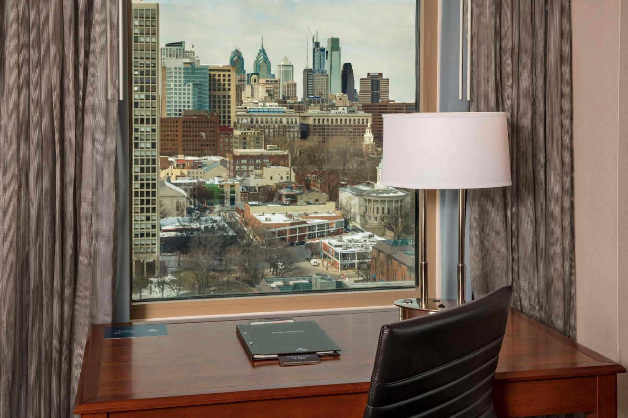 מלון Hilton Philadelphia At Penn'S Landing מראה חיצוני תמונה