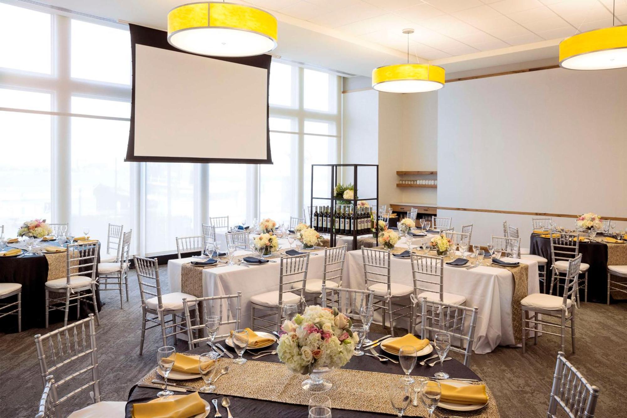 מלון Hilton Philadelphia At Penn'S Landing מראה חיצוני תמונה