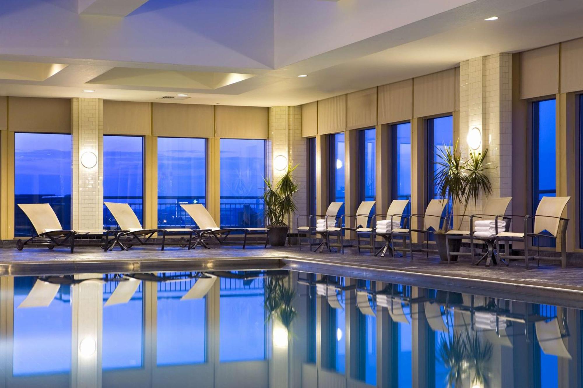 מלון Hilton Philadelphia At Penn'S Landing מראה חיצוני תמונה
